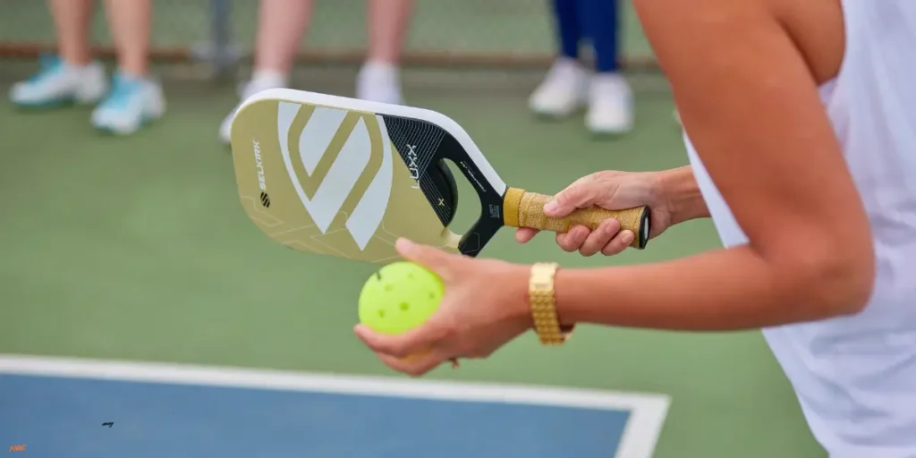 Signs Your Pickleball Paddle Needs Replacement